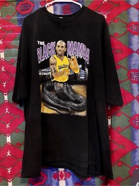 Kobe Bryant lakers  'The Black Mamba' Tee with Yellow Accent 3xl